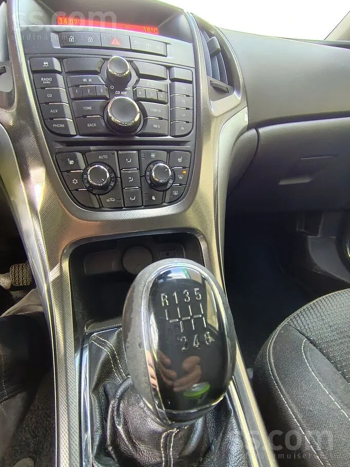 Opel Astra 2012 photo 5