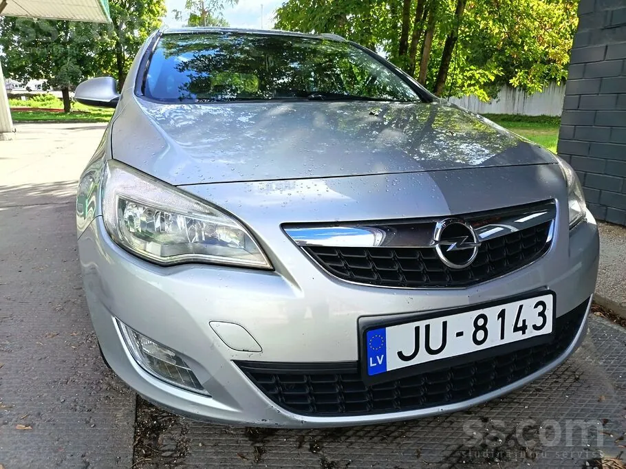 Opel Astra 2012 photo 4