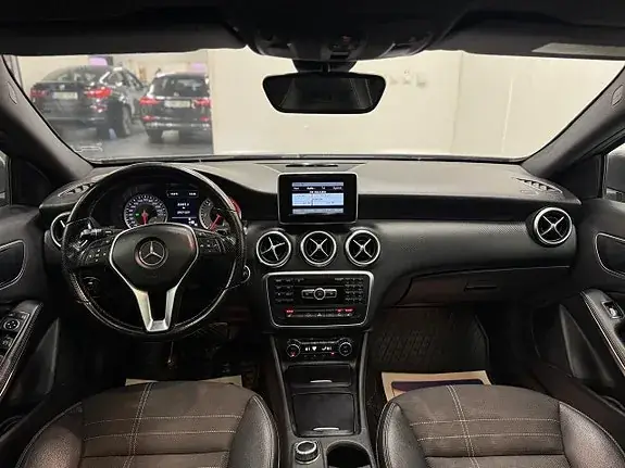 Mercedes-Benz A 180 2013 photo 4