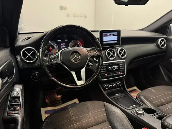 Mercedes-Benz A 180 2013 photo 5