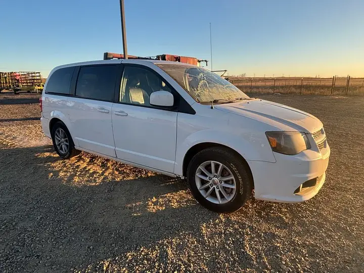 Dodge Grand Caravan 2018 photo 2
