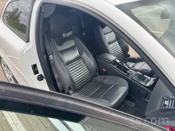 Volvo C30 2011 photo 3