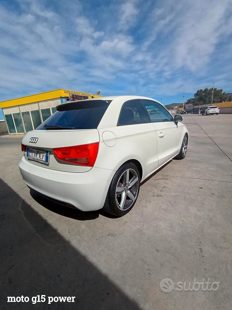 Audi A1 2010 photo 5