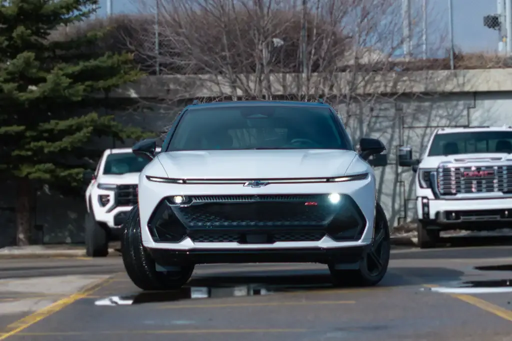 Chevrolet Equinox 2026 photo 2