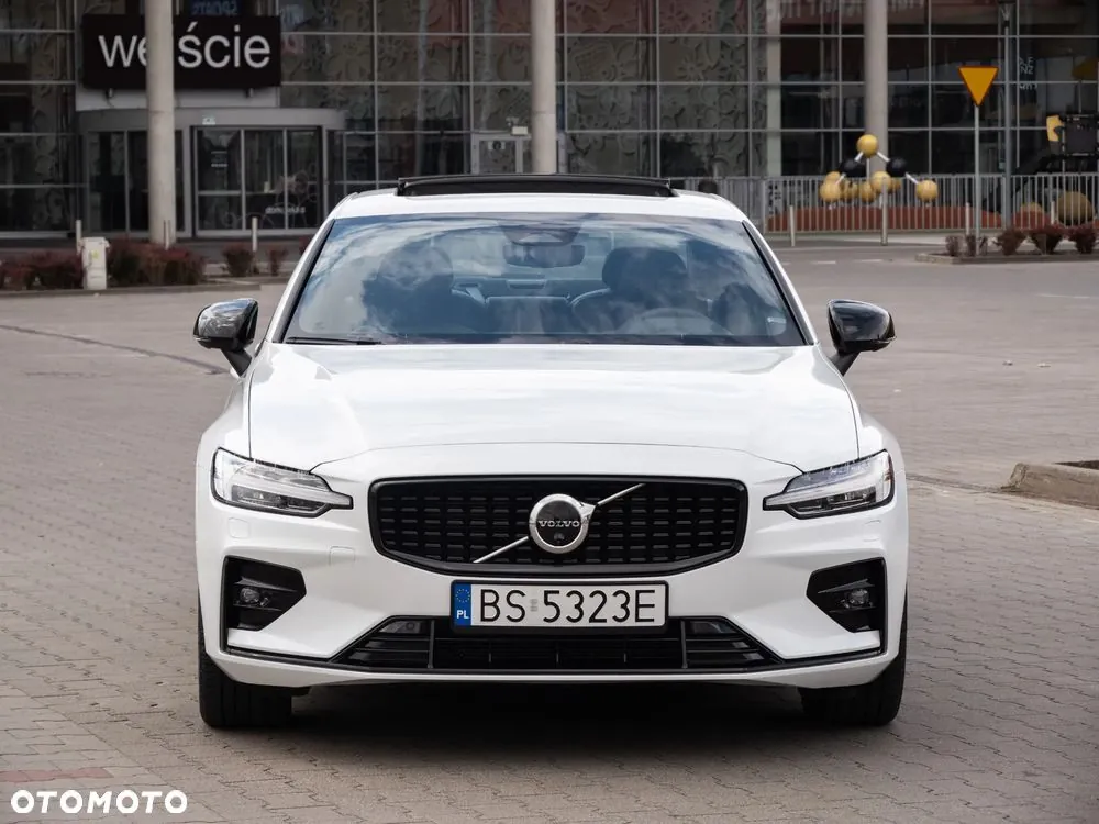 Volvo S60 2024 photo 2