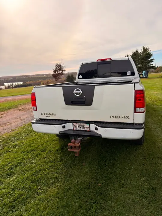 Nissan Titan 2012 photo 3