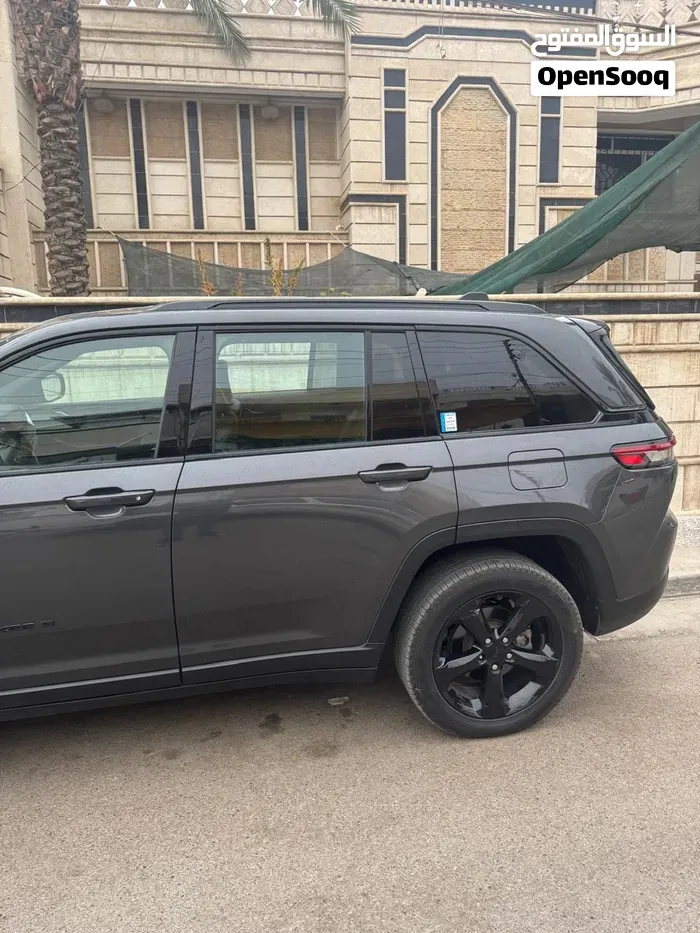 Jeep Grand Cherokee 2024 photo 3