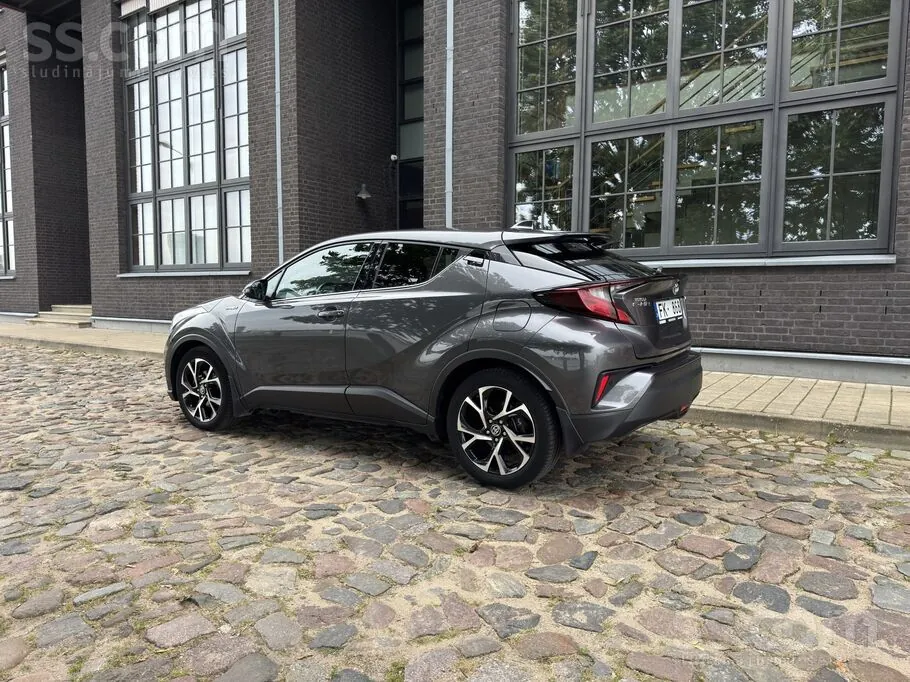 Toyota C-Hr 2021 photo 3