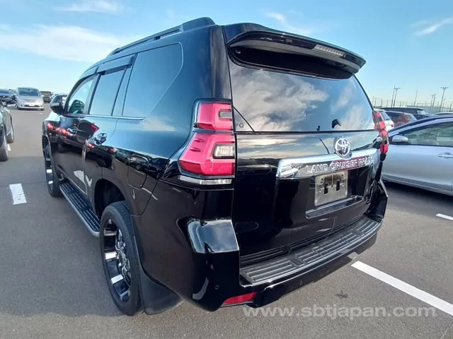 Toyota Land Cruiser Prado 2018 photo 3