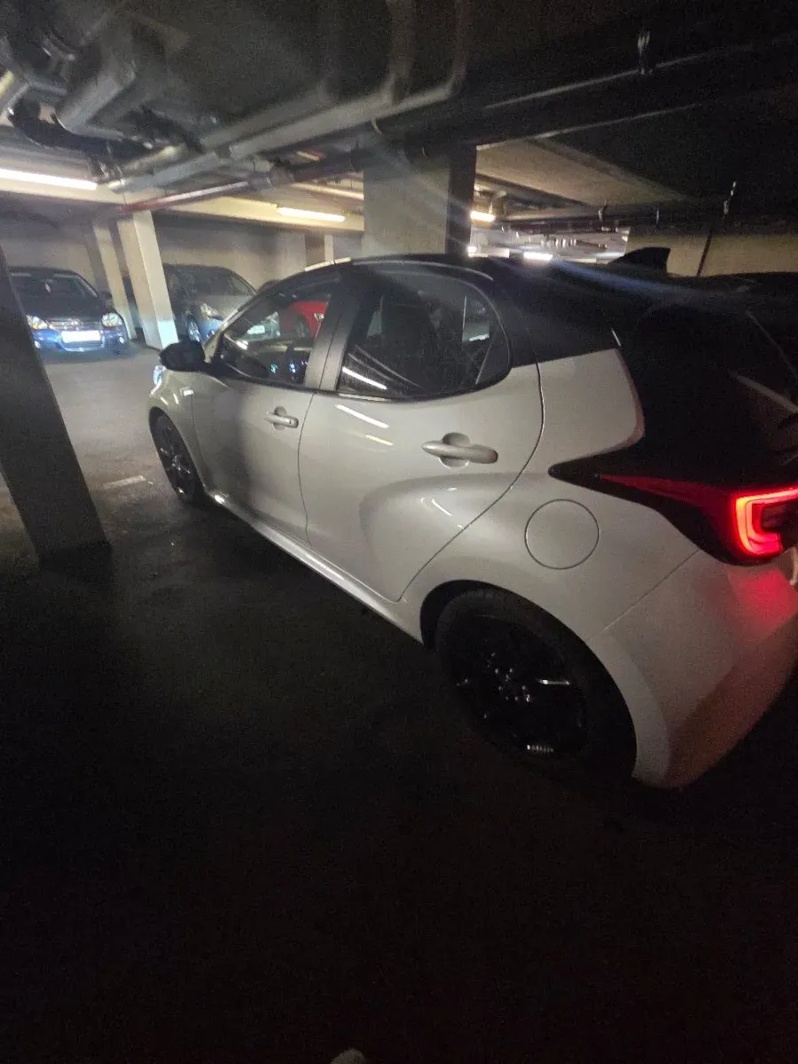 Toyota Yaris 2023 photo 3