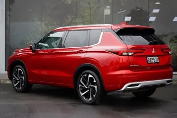 Mitsubishi Outlander 2025 photo 4