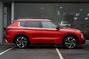 Mitsubishi Outlander 2025 photo 3