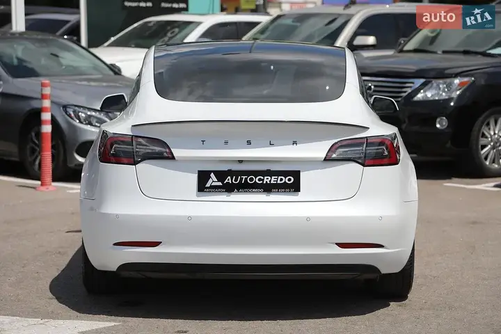 Tesla Model 3 2021 photo 5