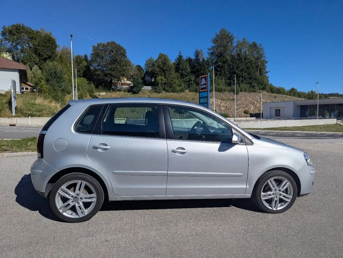 Volkswagen Polo 2009 photo 3