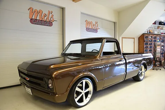 Chevrolet C20 1968 photo 2