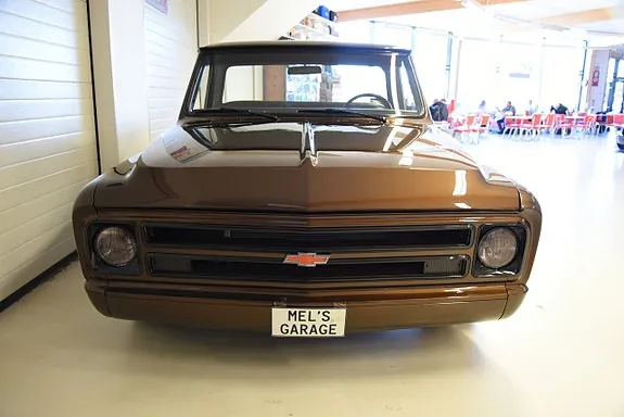 Chevrolet C20 1968 photo 3