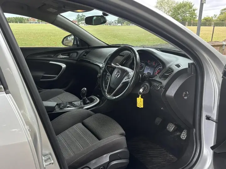 Vauxhall Insignia 2014 photo 5