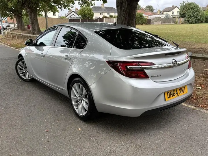 Vauxhall Insignia 2014 photo 3