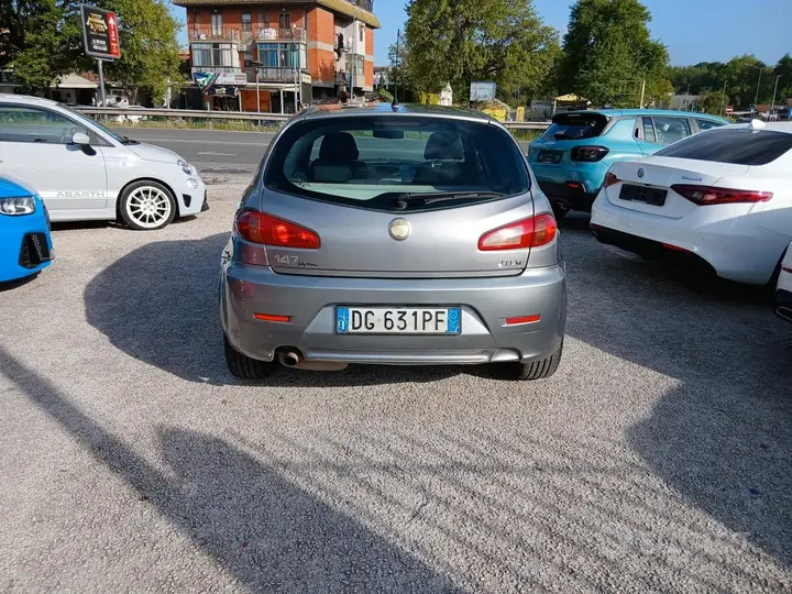 Alfa Romeo 147 2007 photo 5
