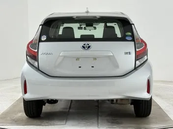 Toyota Aqua 2021 photo 4