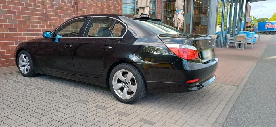 BMW 520I