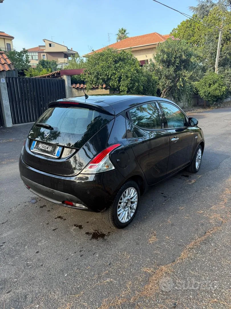 Lancia Ypsilon 2015 photo 3