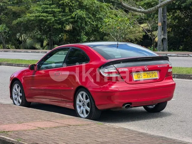Mercedes-Benz C200 2002 photo 2