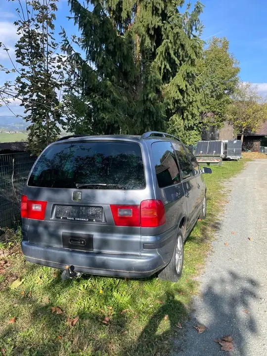 Seat Alhambra 2008 photo 2