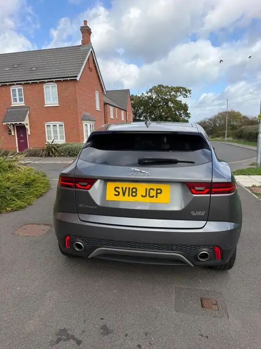 Jaguar E-Pace 2018 photo 3