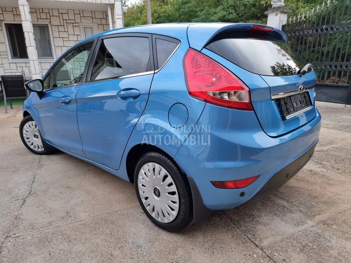 Ford Fiesta 2010 photo 4
