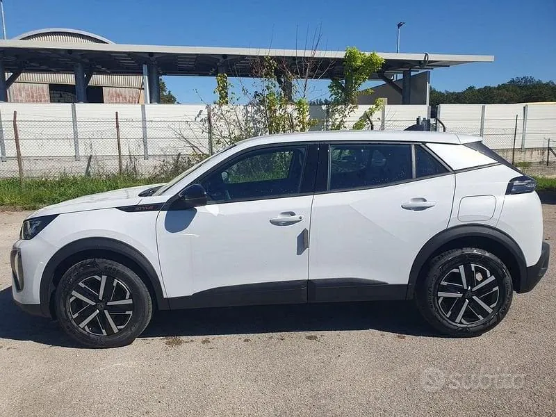 Peugeot 2008 2025 photo 4
