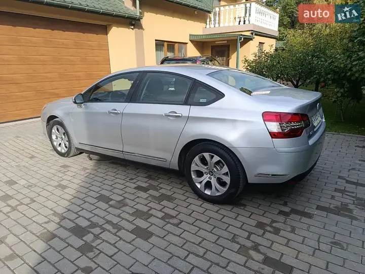 Citroen C5 2011 photo 4