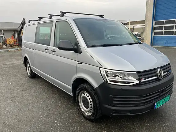 Volkswagen Transporter 2018 photo 2