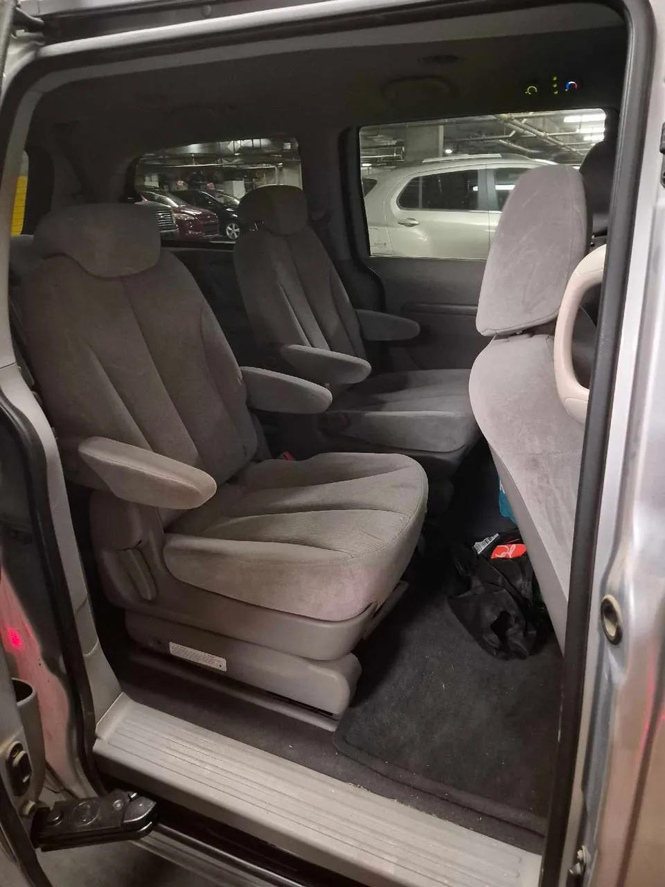 Kia Sedona 2008 photo 3