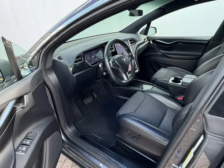 Tesla Model X 2018 photo 3