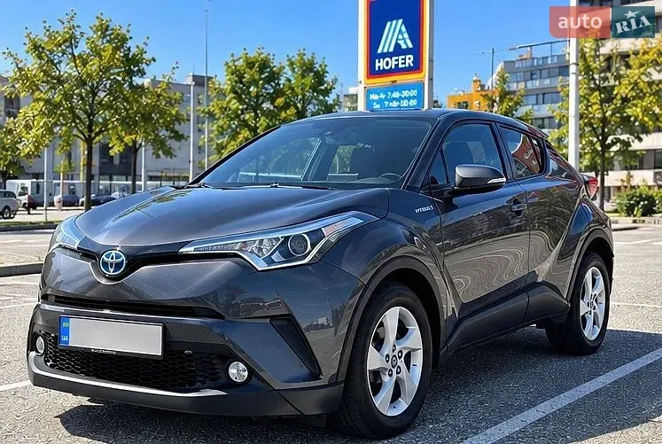 Toyota C-Hr 2019 photo 2