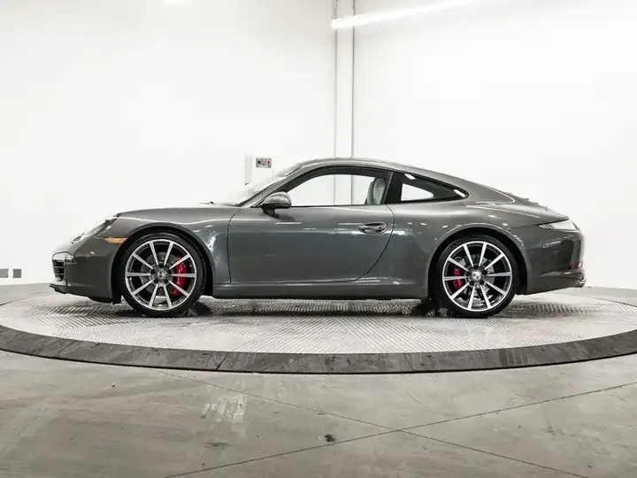 Porsche 911 2013 photo 2