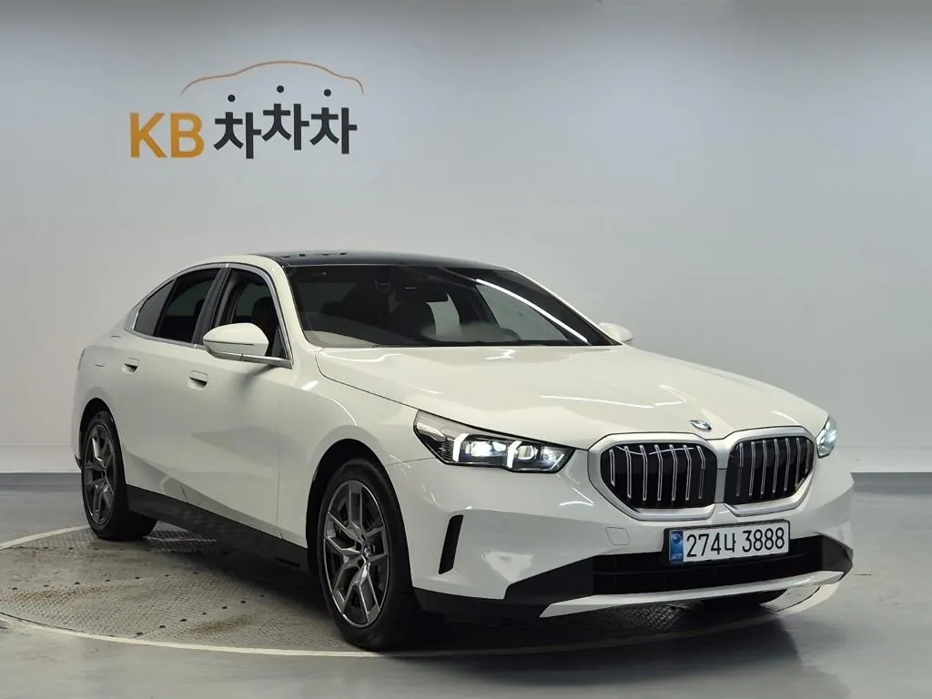 BMW 5 Series 2025 photo 4