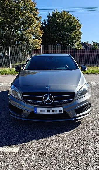 Mercedes-Benz A180 2015 photo 2