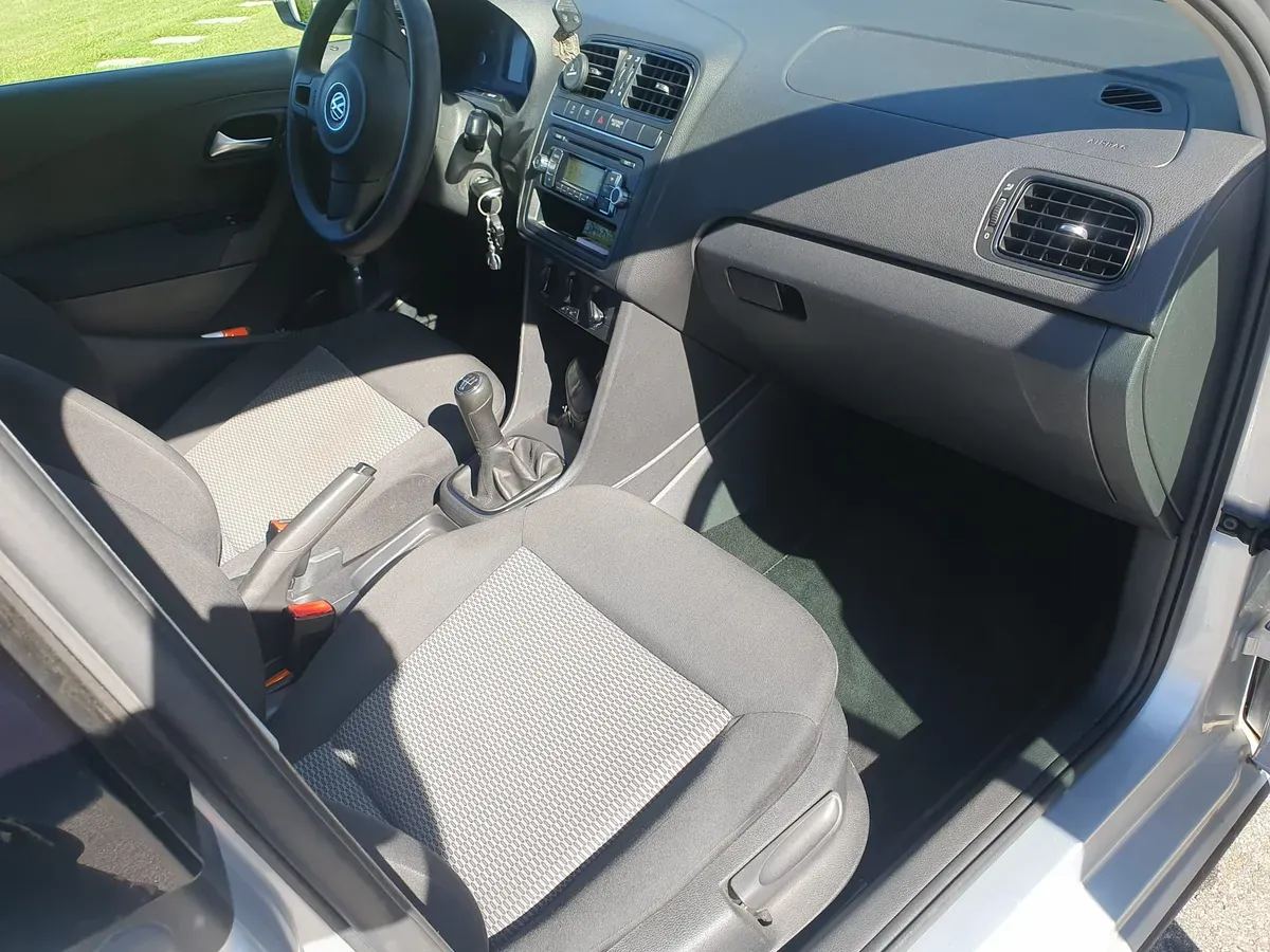Volkswagen Polo 2009 photo 3