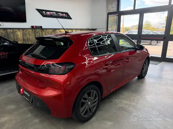 Peugeot 208 2021 photo 3