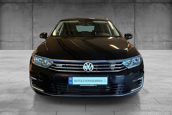 Volkswagen Passat 2016 photo 2