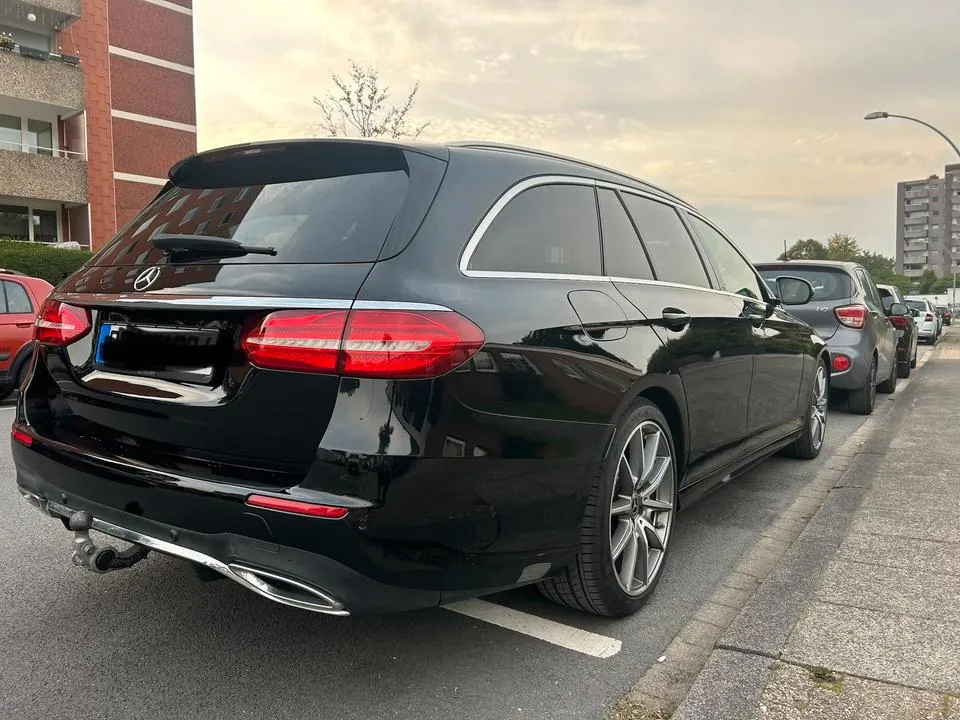 Mercedes-Benz E 220