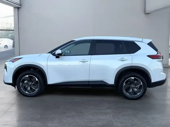 Nissan Rogue 2025 photo 2