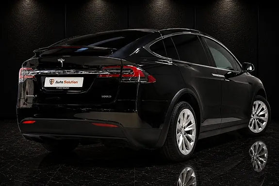 Tesla Model X 2017 photo 2