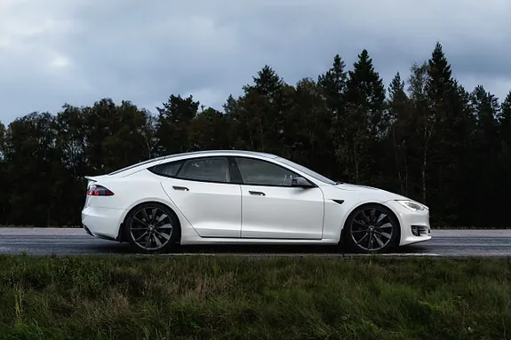 Tesla Model S 2020 photo 2