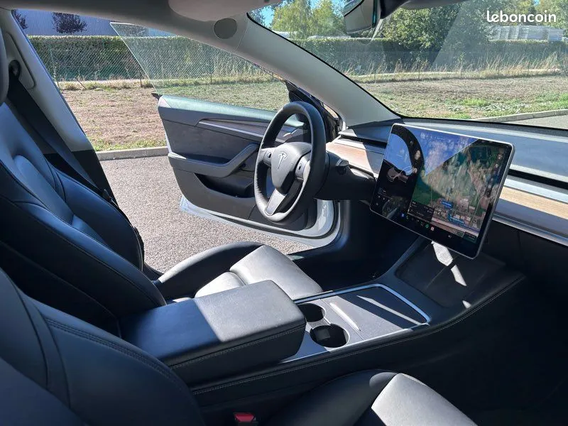 Tesla Model 3 2021 photo 3