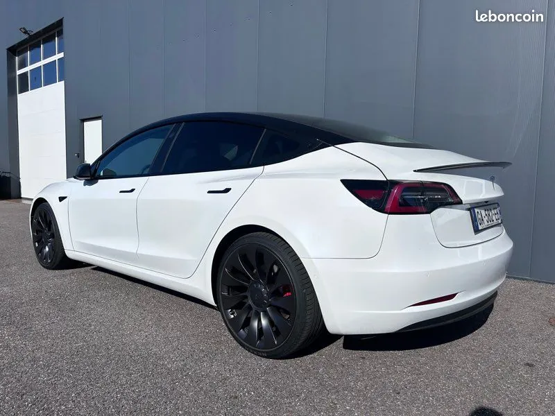 Tesla Model 3 2021 photo 2