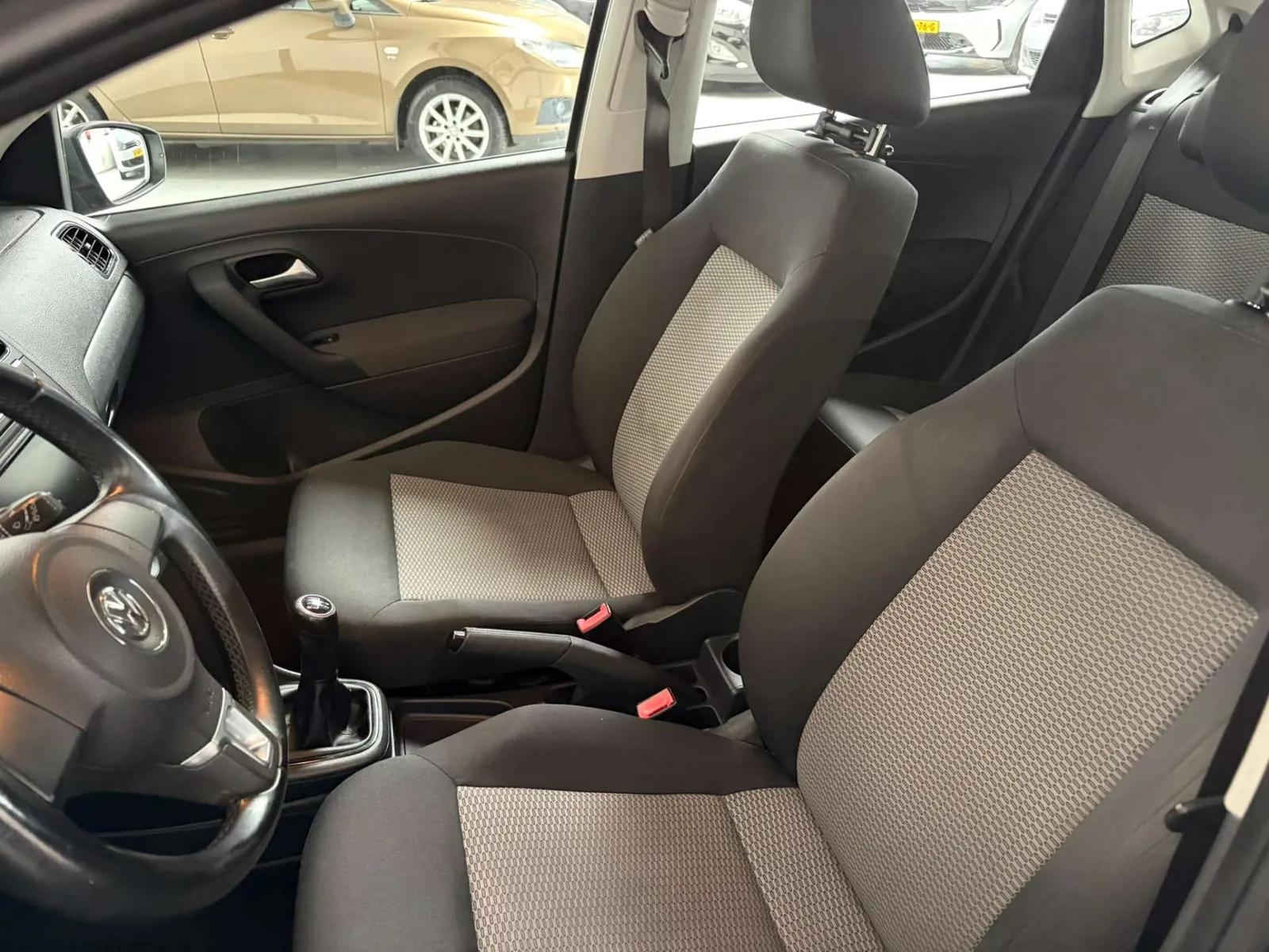 Volkswagen Polo 2012 photo 4