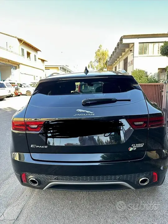 Jaguar E-Pace 2018 photo 3